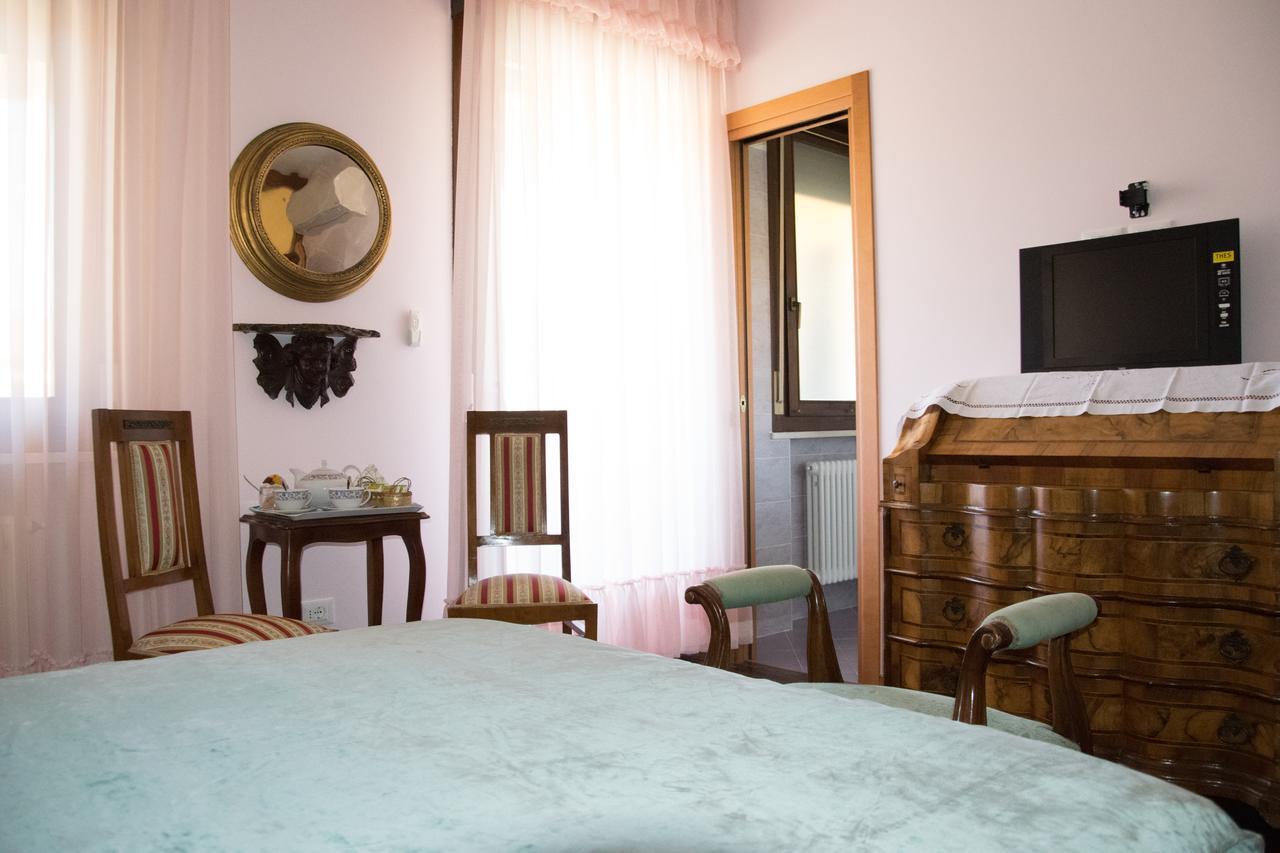 B&B Il Glicine Fiorito ヴェネツィア・リド島 エクステリア 写真