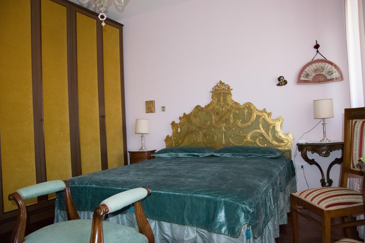 B&B Il Glicine Fiorito ヴェネツィア・リド島 エクステリア 写真